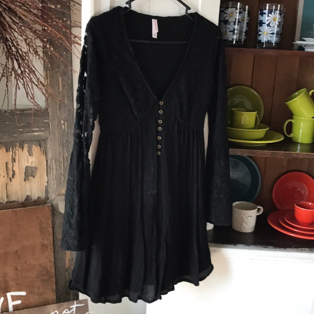 Black dress with lace sleeve